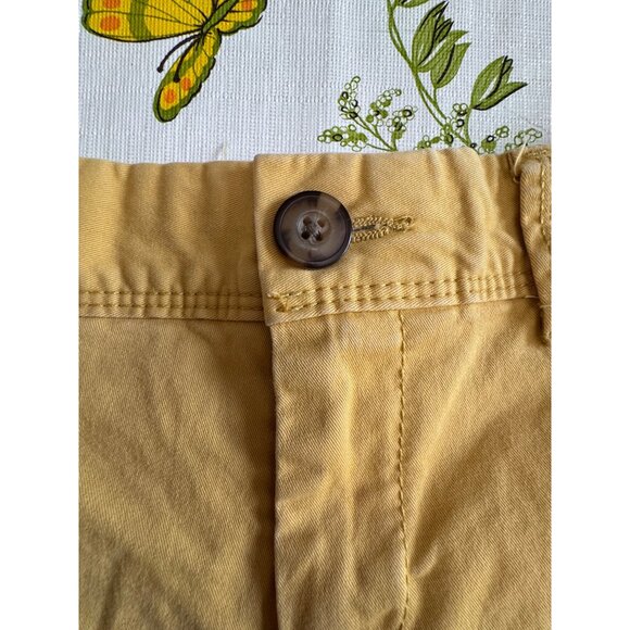 Old Navy Womens 5" Khaki Shorts Size 6 Cotton Blend Mustard Yellow - Picture 4 of 6